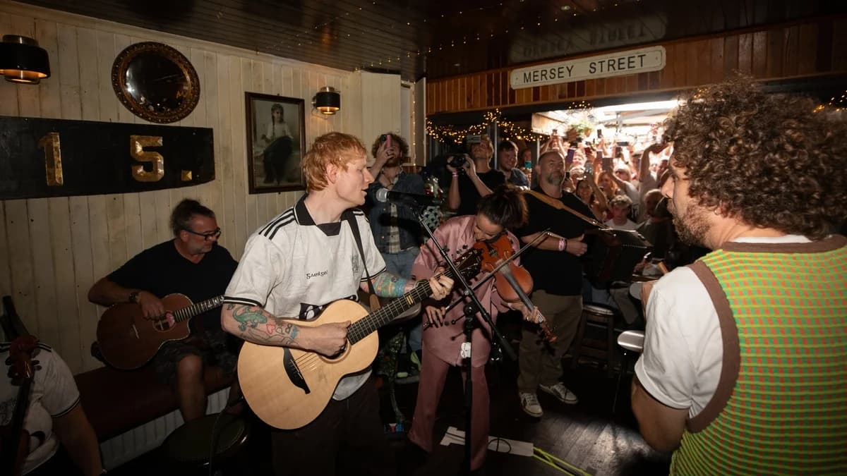 Ed having the craic again
